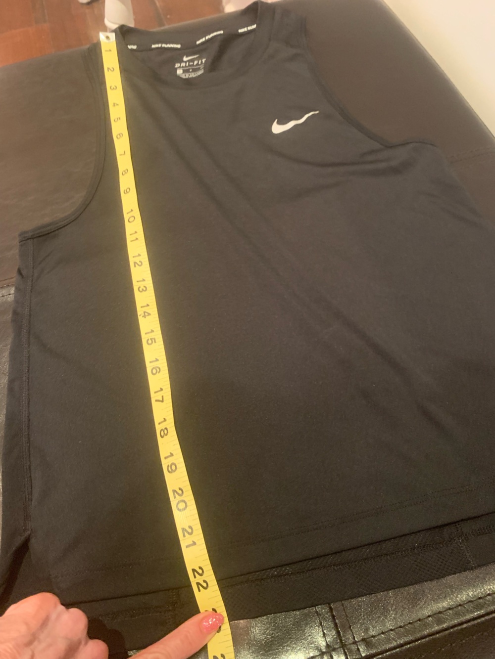🔥SALE🔥NIKE🩷DRI-FIT MILLER WICK AWAY RUNNING TOP. EXCELLENT CONDITION! - Picture 9 of 9